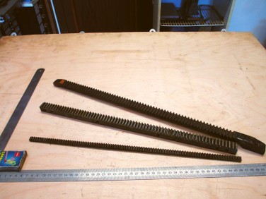 O107 - Ozubené hřebeny 