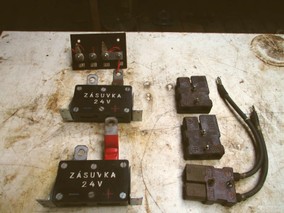 Elektro - zásuvky a zástrčky 24 V