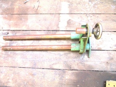 S385 - SLEVA - Koník k soustruhu na dřevo