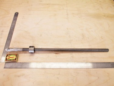 A020 - SLEVA - Trapezový šroub TR 16 x 4  LEVÝ